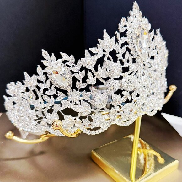 Royal Queen Crown, Silver Wedding Tiara, Pageant Crown, Crystal Bridal Hairpiece main image 5